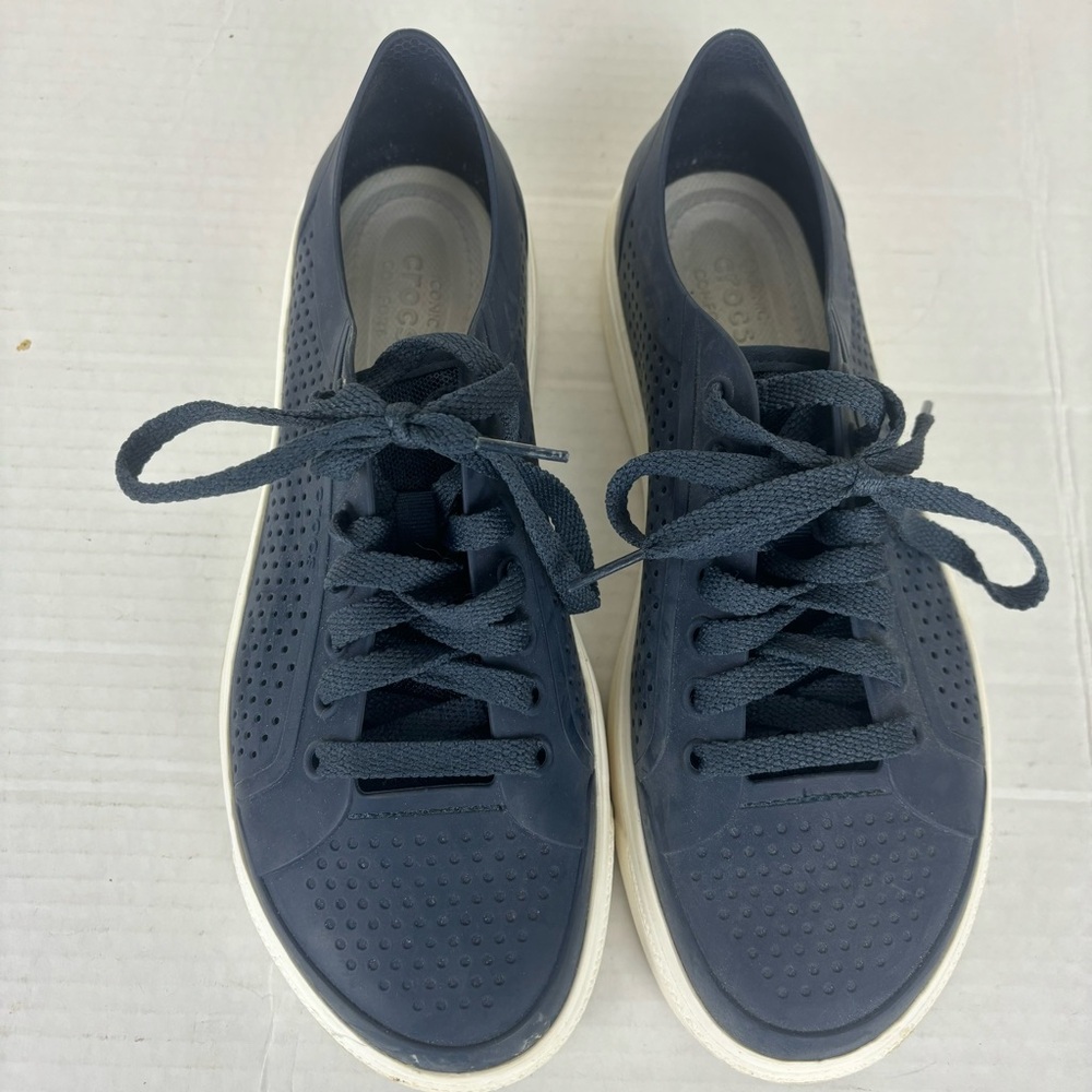 Crocs-Lite Ride-navy sneakers-woman’s 7-FLAW